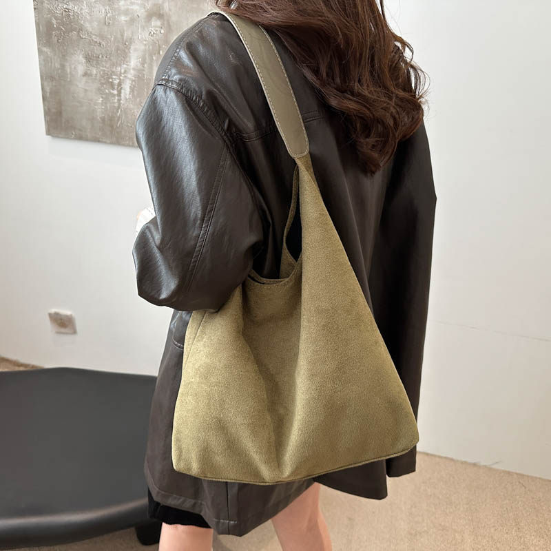 Women's Large Capacity Tote Bag - Winter, Commuter, Large Capacity - Style 492487