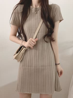 Women's Short Sleeve Summer Dress - Summer, Short Sleeve, Knit - Style 020309